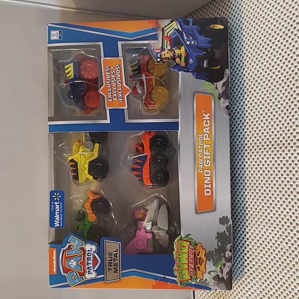 Paw Patrol Dino Gift Pack Nickelodeon Dino Rescue True Metal 6 vehicles NWT